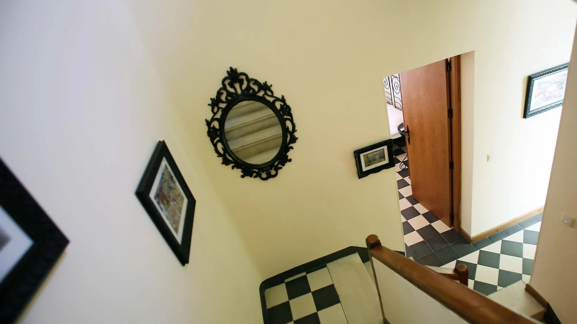 Malaga Lodge Guesthouse Konukevi