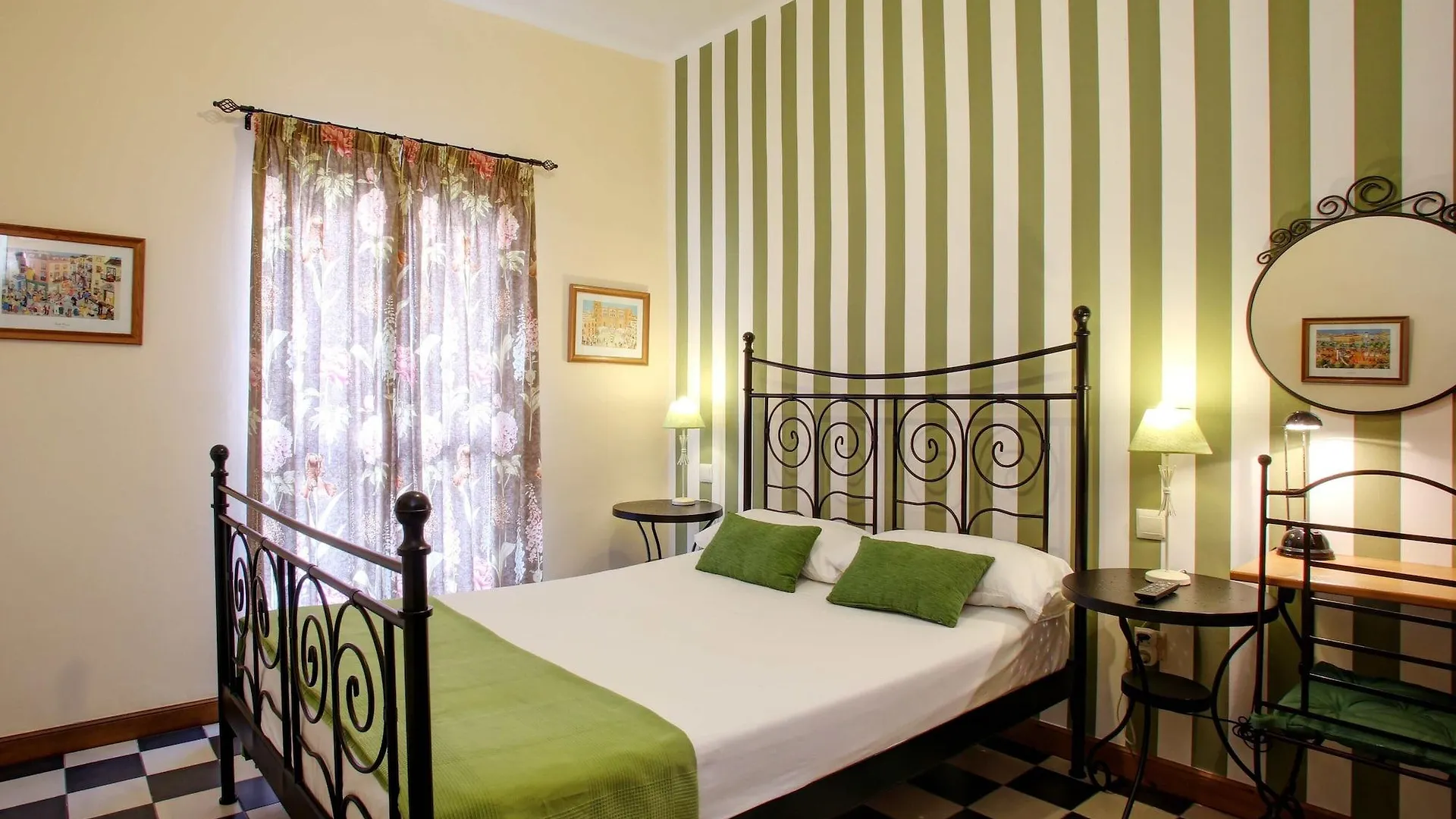 Konukevi Malaga Lodge Guesthouse