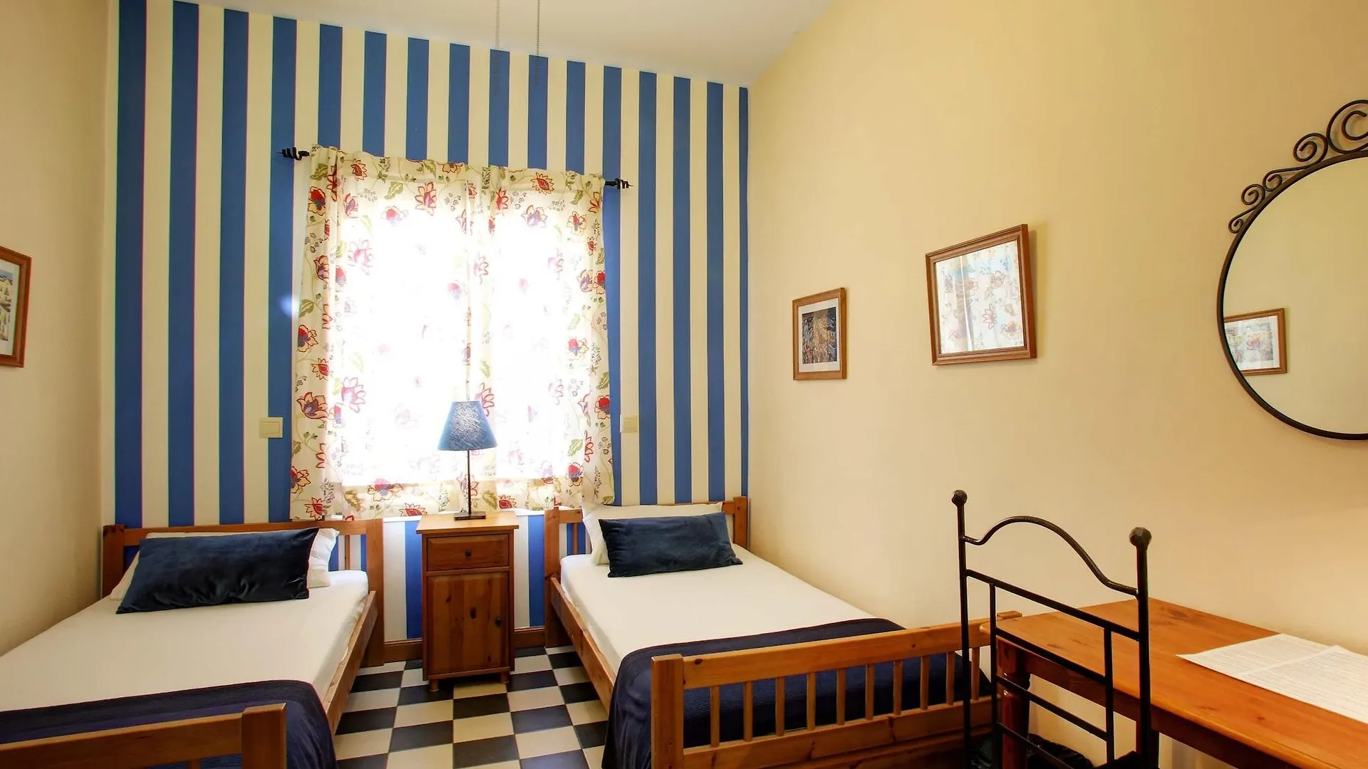 Malaga Lodge Guesthouse 3*,